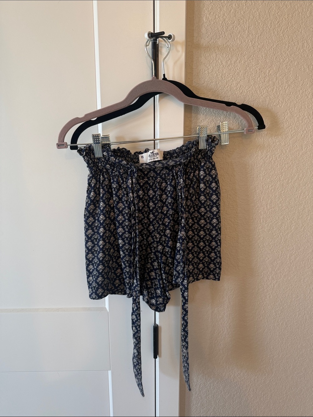 Hollister Floral Print Tie-Front Flowy Shorts